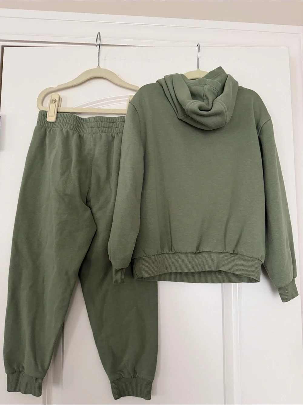 Nike | (6) Kids Olive Green Hoodie & Jogger Set